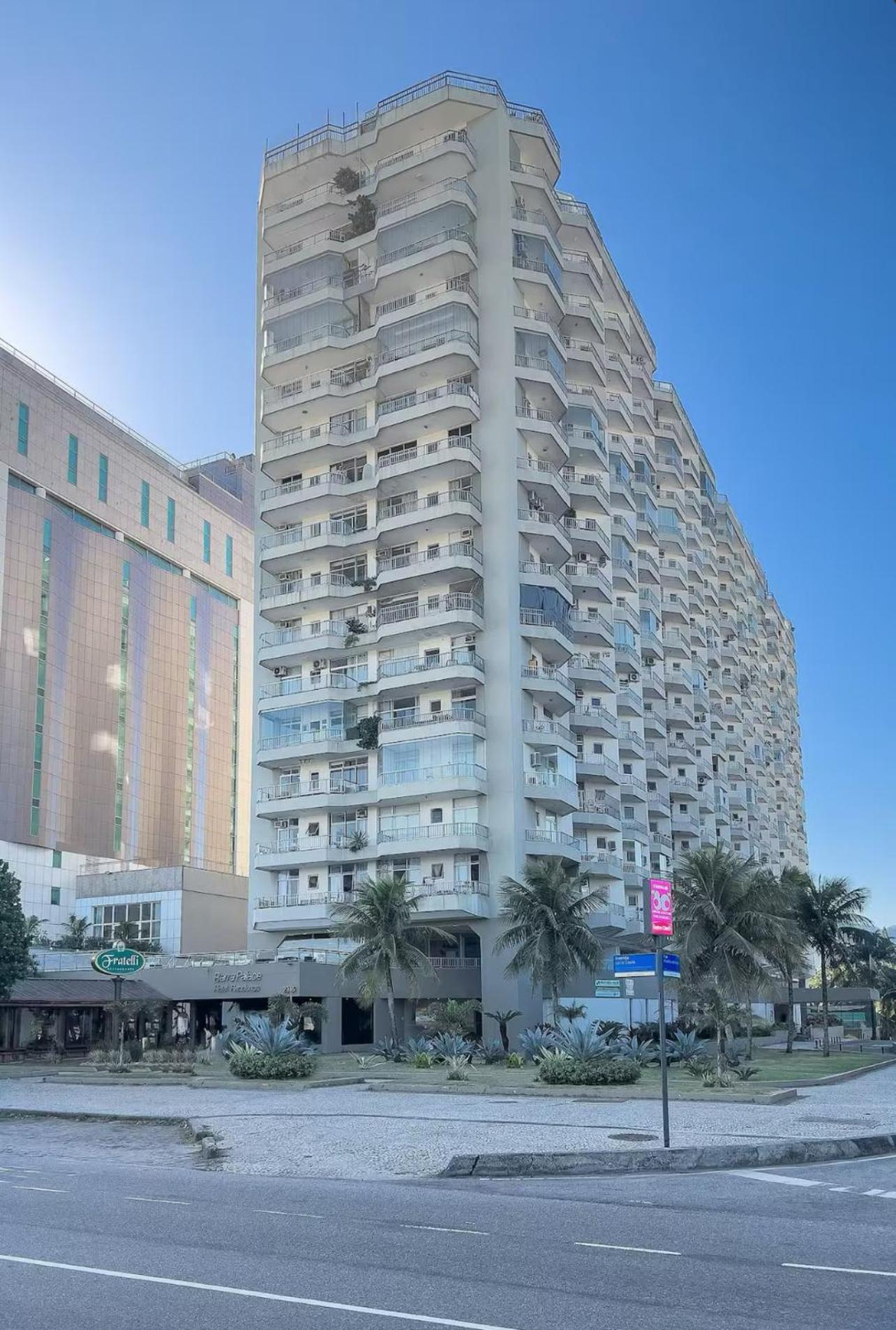 Barra Da Tijuca Em Frente A Apartamento *